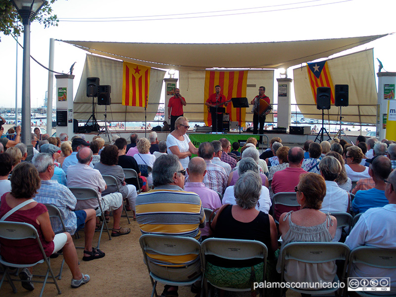 Acte independentista convocat per l'ANC a l'escenari de les sardanes del passeig, en una imatge d'arxiu.