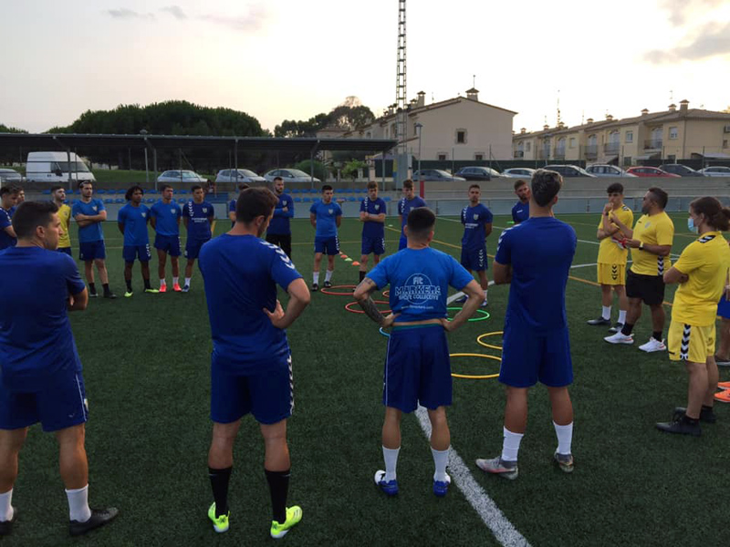 El Palamós va començar ahir els entrenaments a les ordres de Mario Fernández. (Foto: Palamós CF).