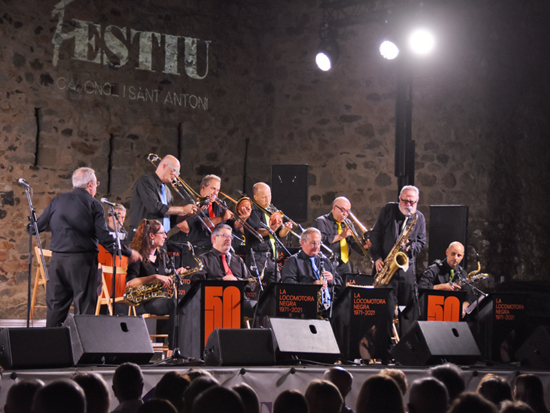 L’actuació de la Locomotora Negra va posar el punt i final a la primera edició del festival F’Estiu de Calonge i Sant Antoni. (Foto: Olga Grassot).