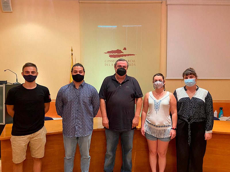 Els quatre joves s’incorporen a diverses àrees: Turisme i Serveis generals, Promoció econòmica, Centre Tramuntana i Medi ambient. (Foto: Consell Comar