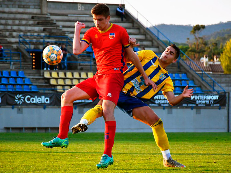 El defensa Sergi Bas va jugar ahir els primers minuts de la temporada. (Foto: Palamós CF).