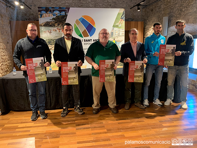 La presentació s'ha fet aquest migdia en una sala del Castell de Calonge.