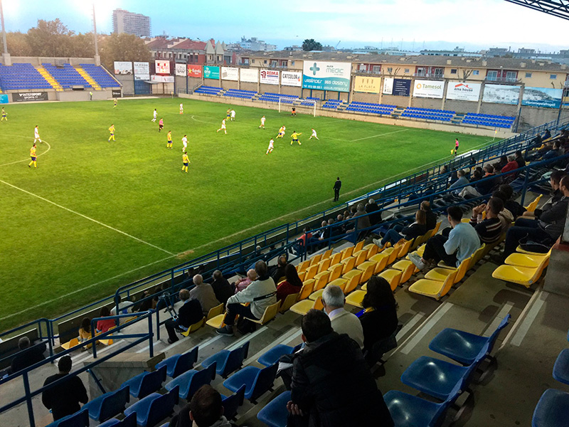 El camp del Palamós va presentar diumenge una bona entrada. (Foto: Palamós CF).