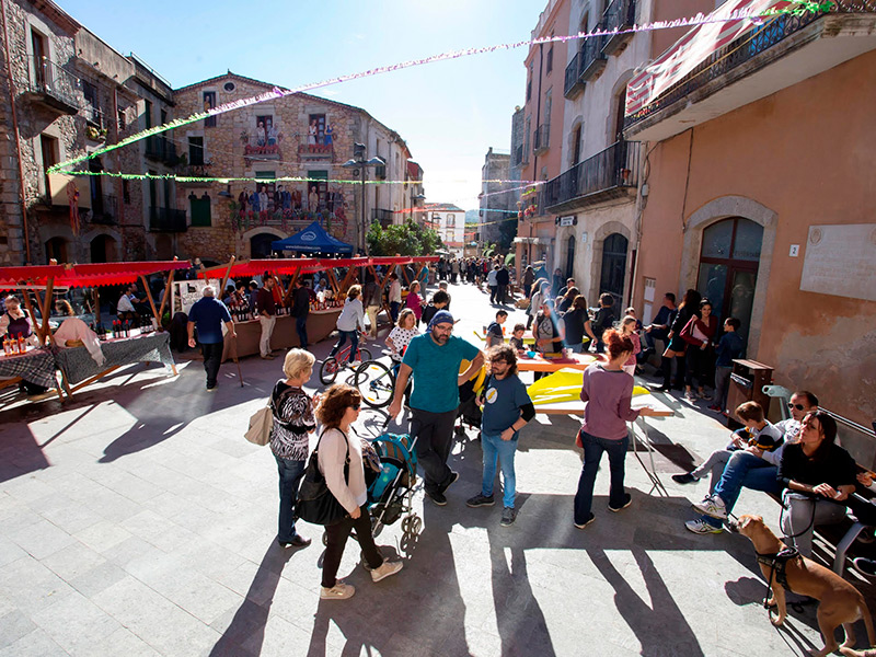 La Plaça Major de Calonge, en una imatge d'arxiu. (Foto: Ajuntament de Calonge i Sant Antoni).