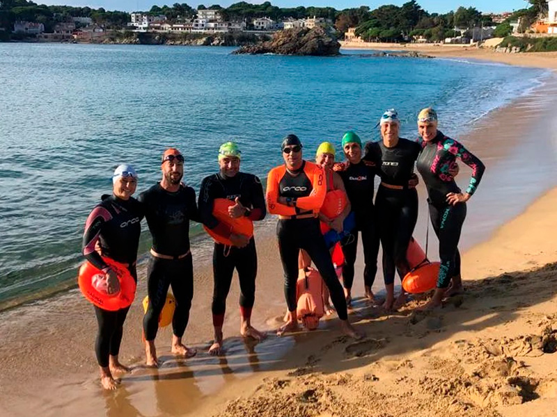 Entrenament del Club Natació Palamós en aigües obertes, la passada setmana a la Fosca. (Foto: Club Natació Palamós).
