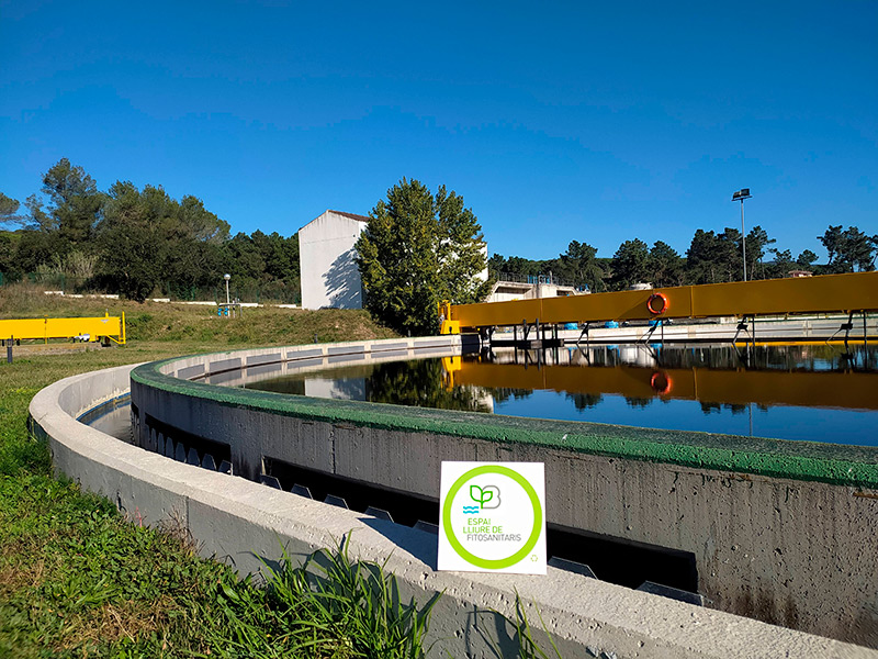 L'ús de fitosanitaris (herbicides, insecticides i fungicides, entre d'altres) pot comportar una alta toxicitat. (Foto: Agbar).