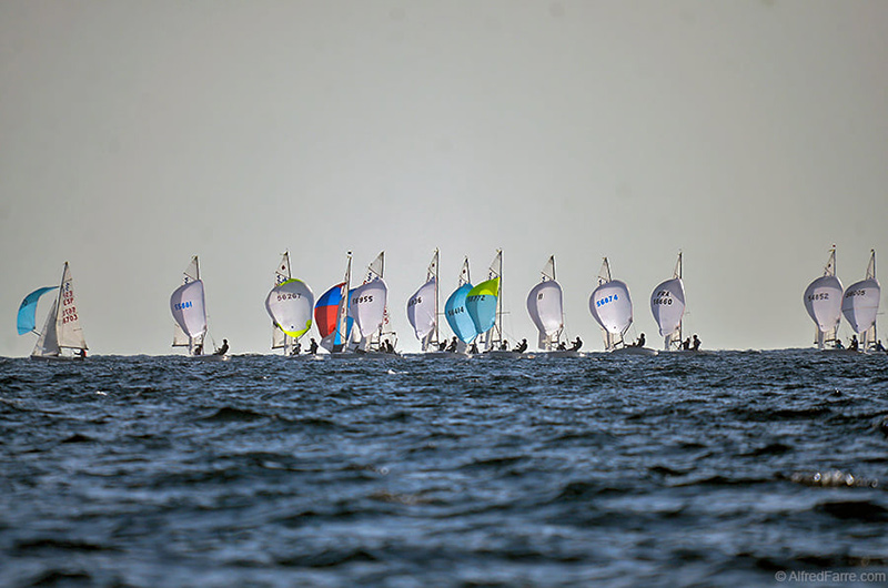 La manca de vent ha estat avui la protagonista de la Christmas Race. (Foto: Alfred Farré).