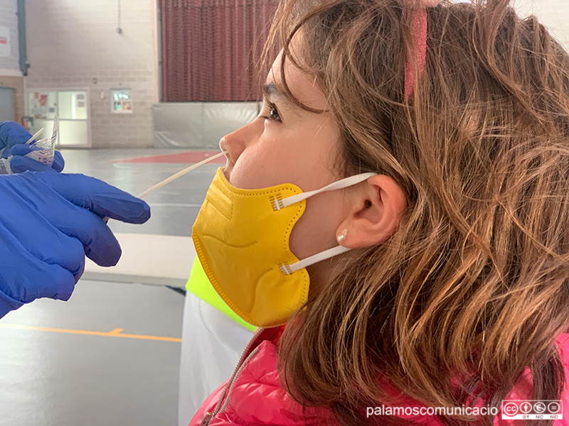El Departament de Salut deixa de fer tests als companys de classe de l'infant infectat.