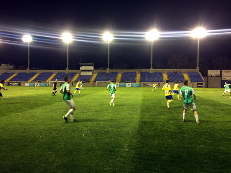 Un instant del partit d'ahir entre el Palamós i el La Jonquera. (Foto: Palamós CF).