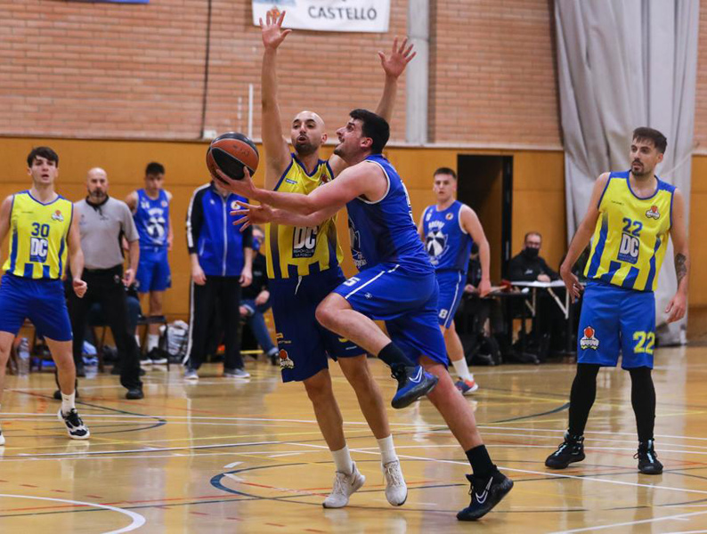 Un instant del partit d'ahir entre l'Adepaf i el CE Palamós DC. (Foto: @ageligarcia).