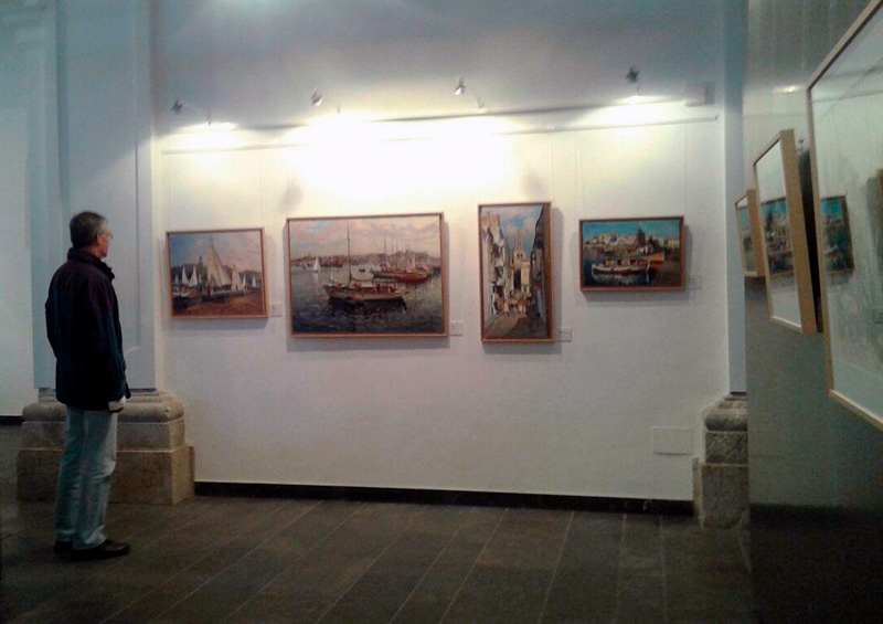 Imatge d'arxiu d'una exposició del llegat d'Ezequiel Torroella a la Capella del Carme. (Foto: Museu de la Pesca).