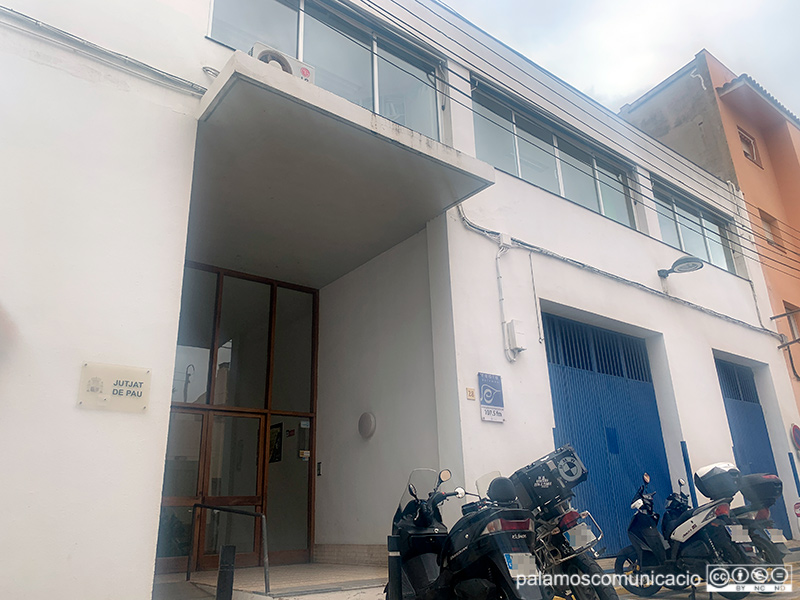 La recollida de medicaments es fa a les antigues oficines de la Fundació Vimar, al local municipal del carrer d'Orient.