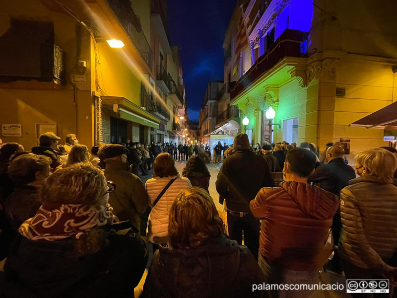 Imatge de la concentració de suport a Ucraïna davant l'Ajuntament, aquest passat dimarts.