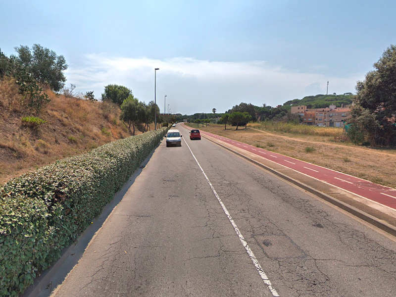 El tram del vial del Port que manca per asfaltar. (Foto: Google Maps).