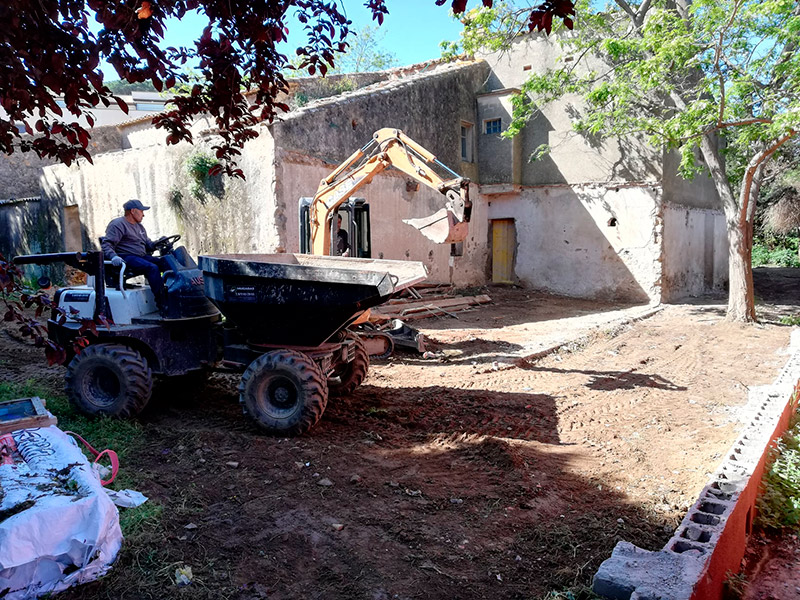Enderroc dels annexes del Mas Oliver. (Foto: Ajuntament de Palamós).