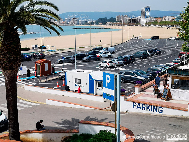 L'aparcament de la platja Gran de Palamós.