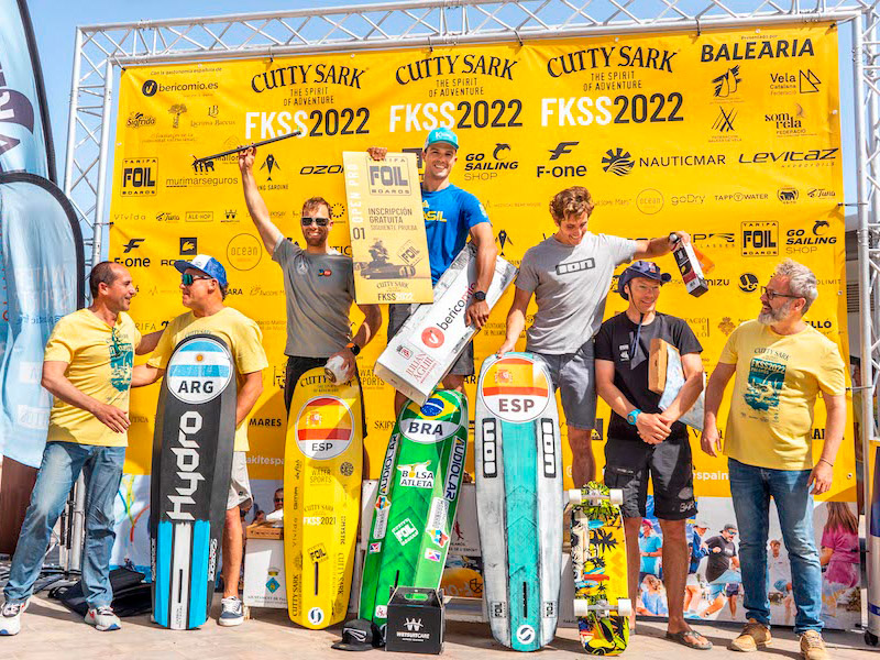 Acte de l'entrega de premis de la Cutty Sark Ket Surf. (Foto: formulakitespain.com).