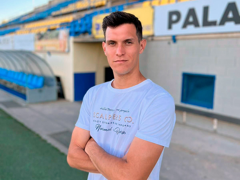 Sergi Resta té 21 anys i aquesta darrera temporada ha jugat a L'Escala. (Foto: Palamós CF).