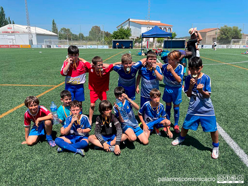 Jugadors del Global Palamós en el decurs de la Copa Global d'aquest passat cap de setmana.
