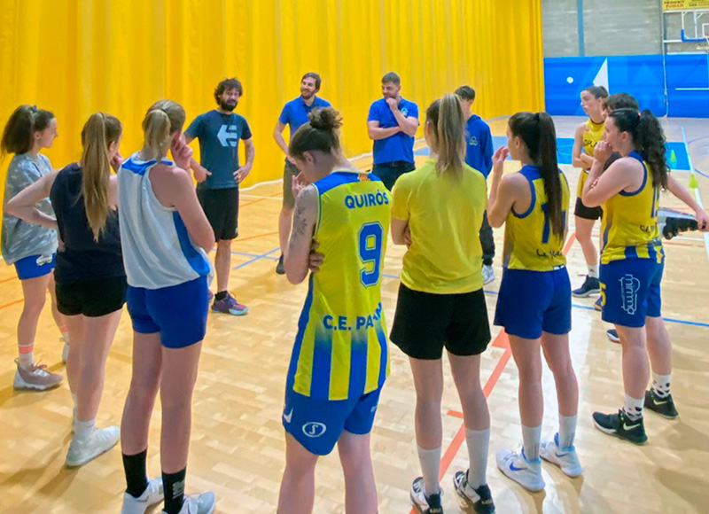 Les jugadores del sènior del Club Esportiu Palamós, en un entrenament d'aquesta temporada. (Foto: CE Palamós).