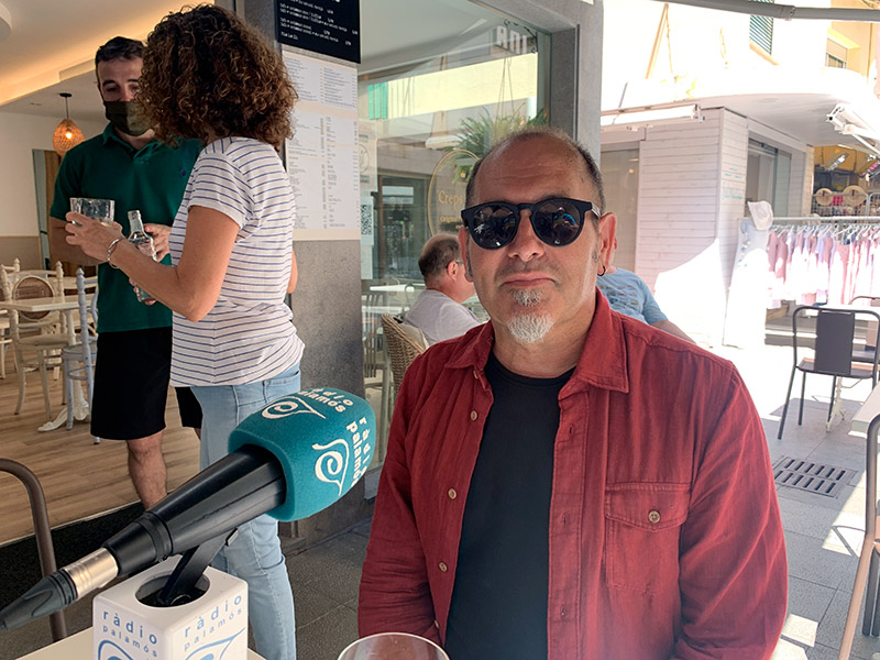 Norbert Botella, durant una entrevista a l'espai de Ràdio Palamós 'Ple al 15'.