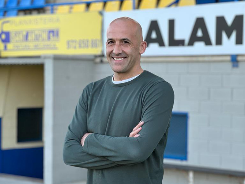 L'entrenador del Palamós CF, Joan Bayona. (Foto: Palamós CF).