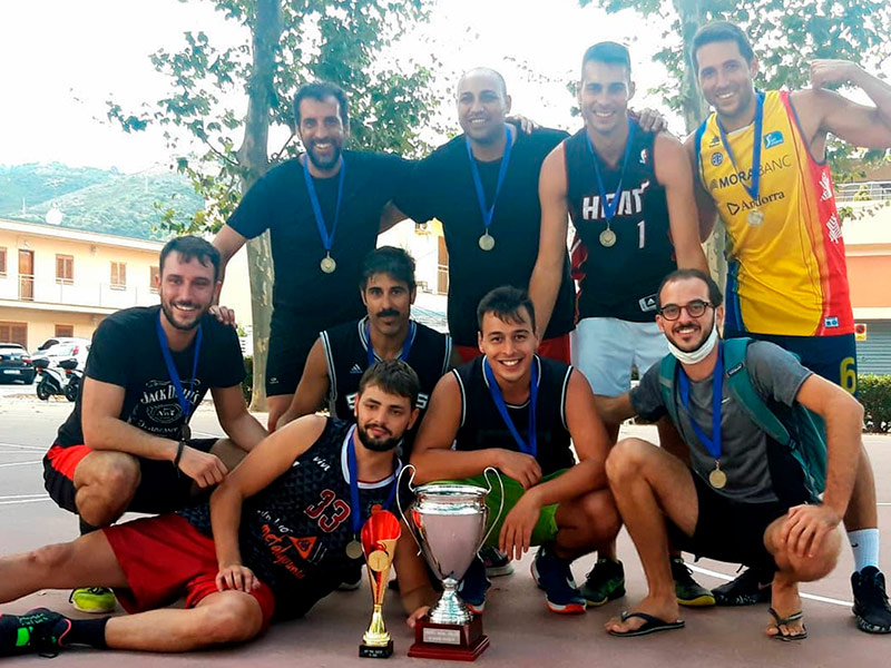 L'equip de la Marmu Show, van ser els guanyadors de la Summer League l'any 2020. (Foto: Summer League Palamós).