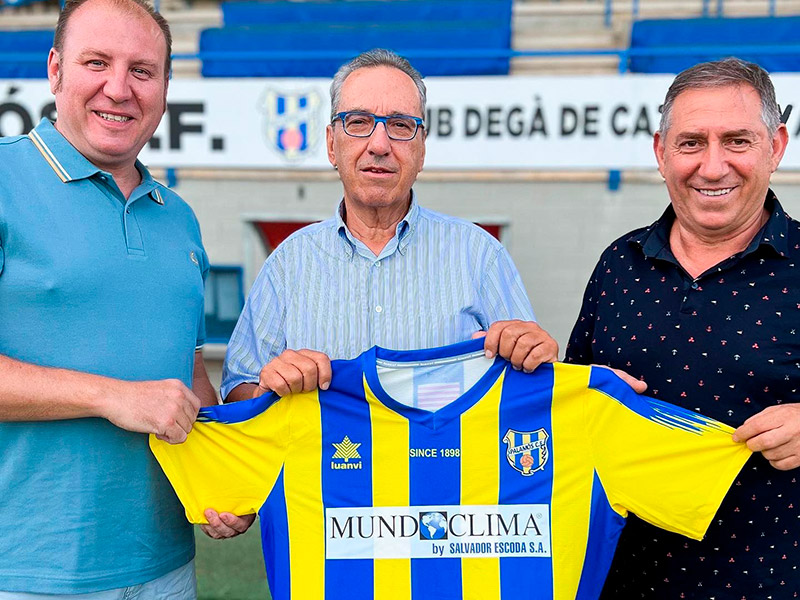 La nova samarreta del Palamós per aquesta noca temporada. (Foto: Palamós CF).
