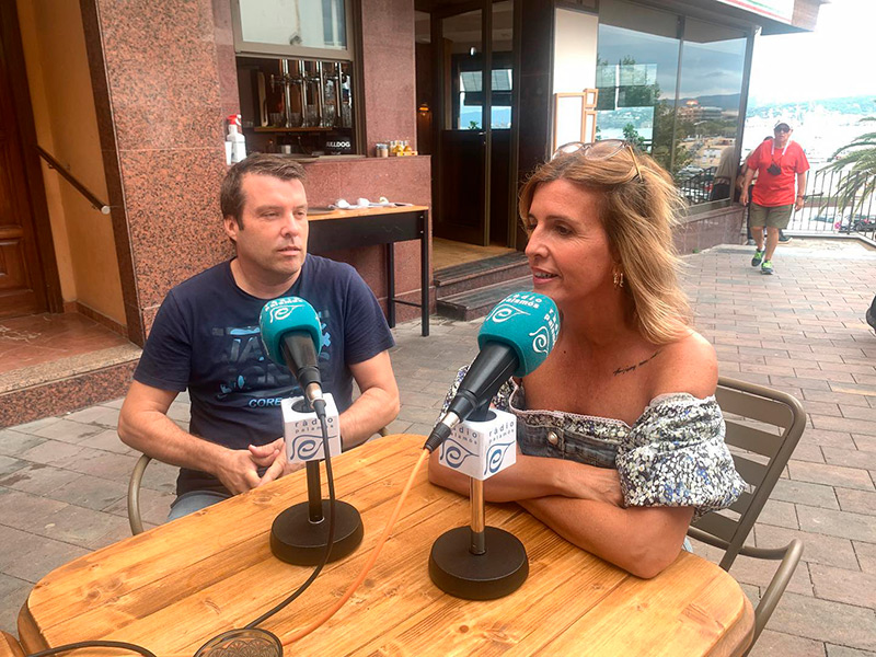 La Irma i l'Eloi Paradeda, de Viatges Paretours, en el decurs del programa 