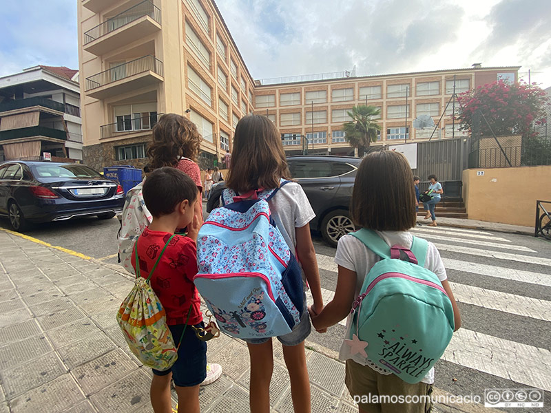 Alumnes d'infantil i primària de l'Escola Vedruna de Palamós, aquest matí.