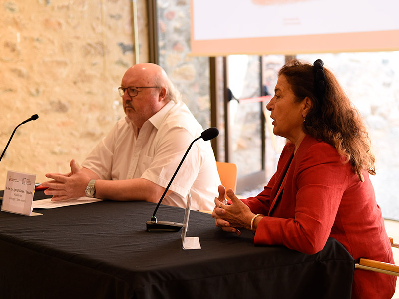 L’alcalde de Calonge i Sant Antoni, Jordi Soler, i la directora de la Càtedra de GCT Calonge i Sant Antoni, Dolors Vidal.