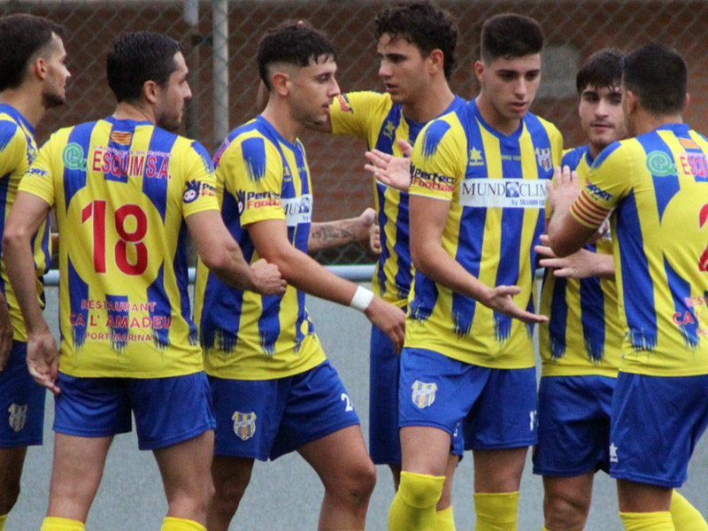 El Palamós va tancar ahir la pretemporada amb un amistós a Viladamat. (Foto: Palamós CF).