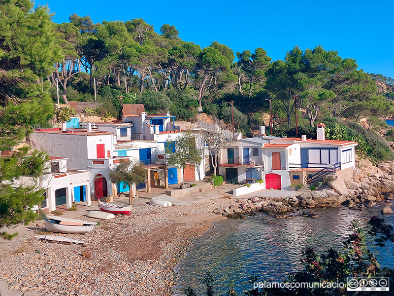 Les barraques de cala s'Alguer.