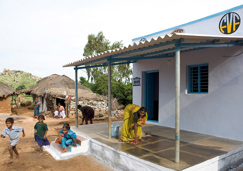 GoodBites s'ha aliat amb la Fundación Vicente Ferrer per a la construcció de cases a Suguru, a l'Índia.