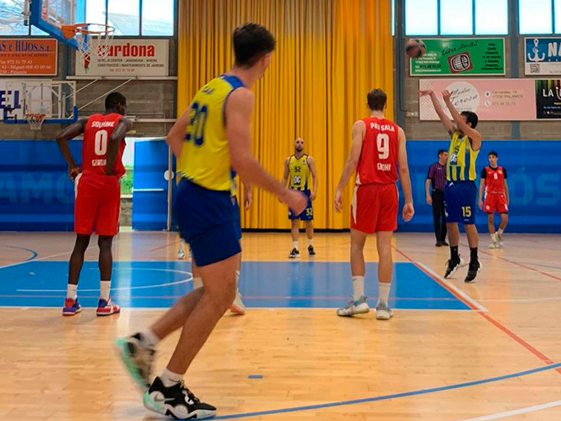Un instant del partit de dissabte del sènior masculí del Club Esportiu Palamós (Foto: CE Palamós).