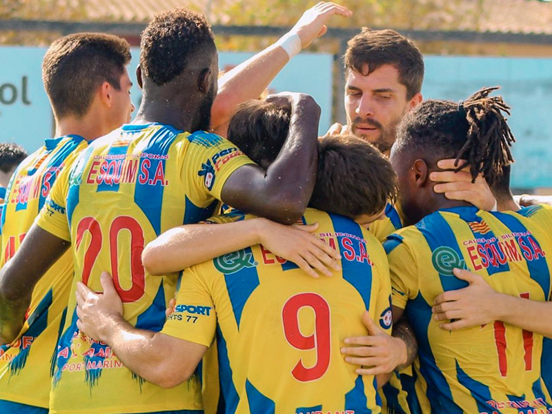 El Palamós buscarà demà la segona victòria de la temporada al camp del Torelló. (Foto: Palamós CF).