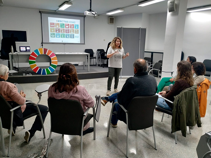 Imatge del primer taller informatiu 'Per un Palamós més sostenible', ahir dilluns. (Foto: Maria Puig).