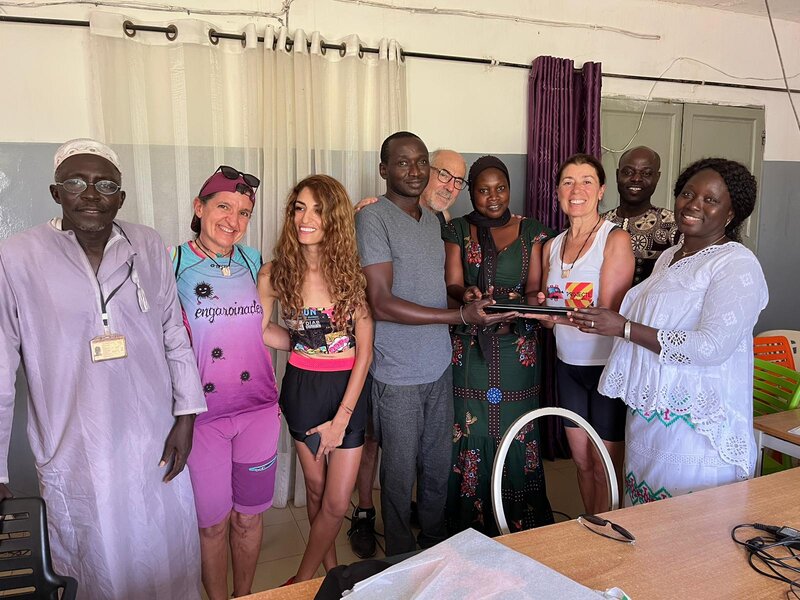 L'hospital Tionck Essyl Senegal ha rebut la donació d'un ordinador portàtil per part de SSIBE. (Foto: SSIBE).