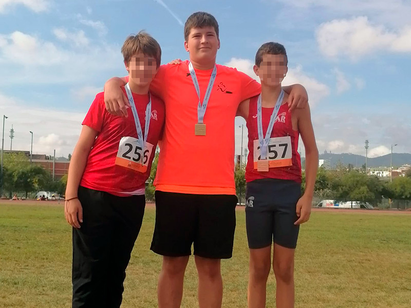 Al centre de la imatge l'atleta palamosí Ferran Pau Fanés.