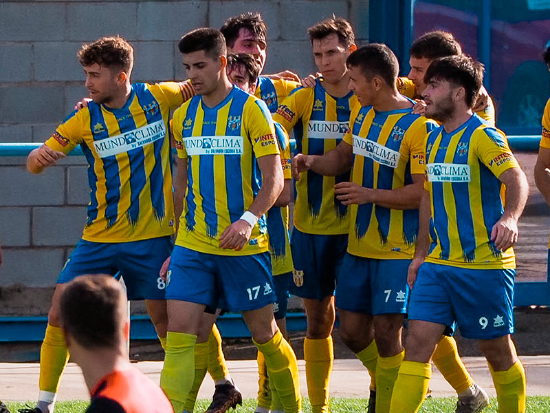 El Palamós CF buscarà demà els primers punts de la temporada fora de casa. (Foto: Palamós CF).
