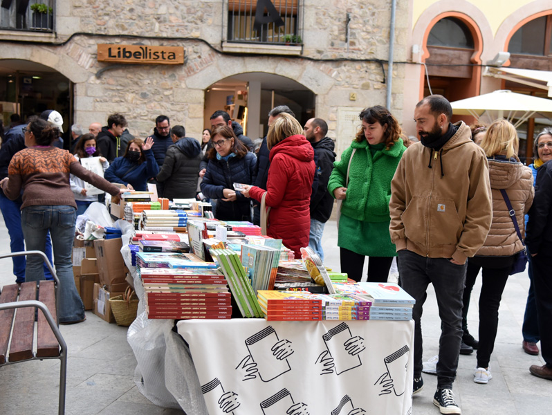 Parades de llibres al nucli antic de Calonge. (Foto: Ajuntament de Calonge i Sant Antoni).