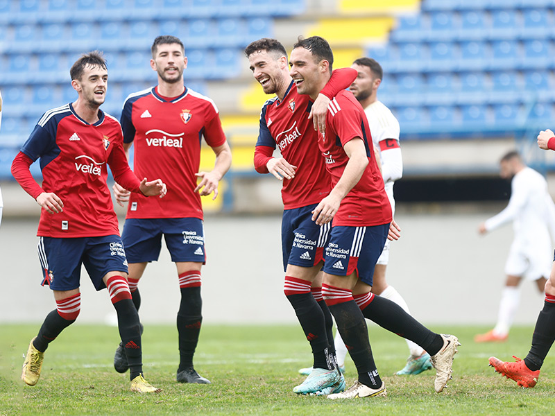 Els jugadors de l'Osasuna celebren un gol ahir davant el Brest a l'estadi de Palamós, (Foto: CA Osasuna).