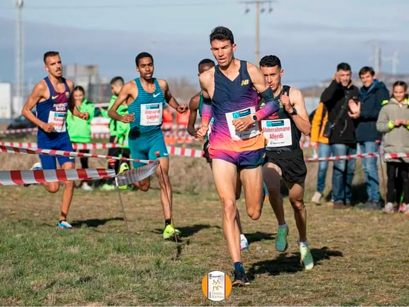L'atleta Adel Mechaal en el decurs del cros de Venta de Baños, aquest passat cap de setmana. (Foto: instagram.com/adel.mechaal).