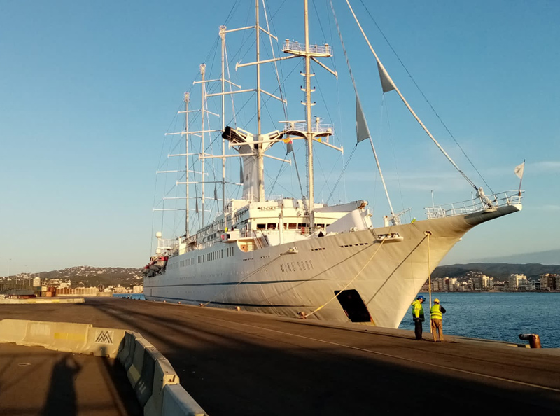 El creuer Wind Surf en una anterior estada al port de Palamós. (Foto: Ports de la Generalitat).