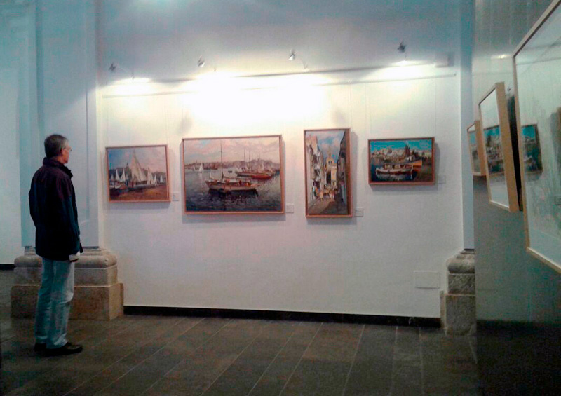 Imatge d'arxiu d'una exposició del llegat d'Ezequiel Torroella a la Capella del Carme. (Foto: Museu de la Pesca).