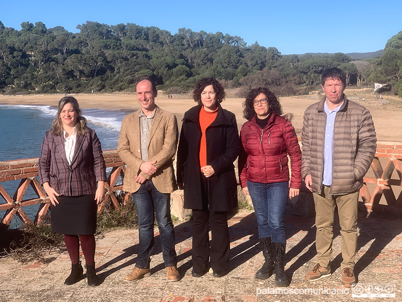 Autoritats municipals i de la Generalitat han presentat avui l'acord de cessió del conjunt edificat de Castell al municipi.