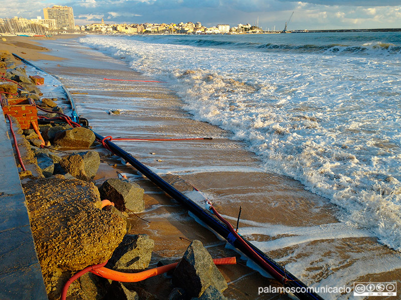 La platja d'Es Monestrí malmesa pel temporal, aquest passat dimarts.