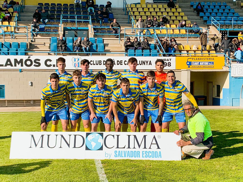 L'onze inicial del Palamós CF davant el Banyoles (Foto: Palamós CF)