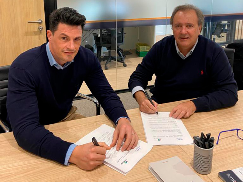 Toni Bachiller i Eduard Sallés, presidents de Fecotur i del Club Nàutic Costa Brava Vela Palamós, respectivament. (Foto: Fecotur).