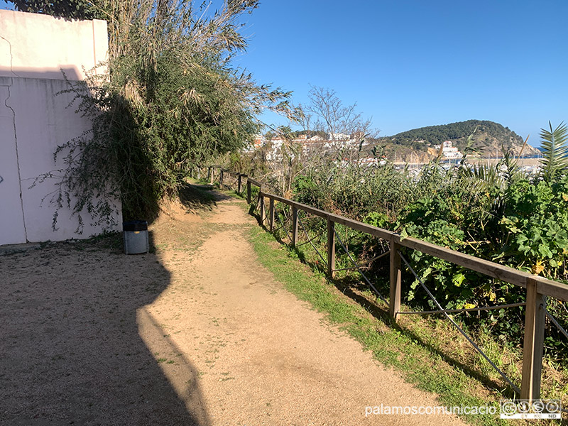 El camí entre Sota Pedró i l'aparcament de Roger de Flor.